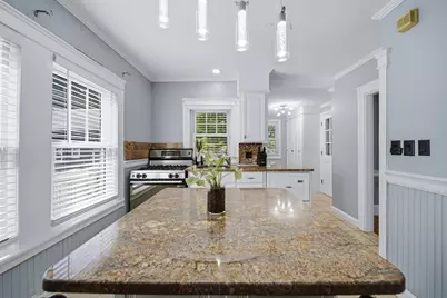 125 Upham St, Lowell, MA 01851 - Photo 13