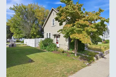 125 Upham St, Lowell, MA 01851 - Photo 3