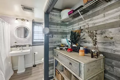9 Waters St, Millbury, MA 01527 - Photo 11