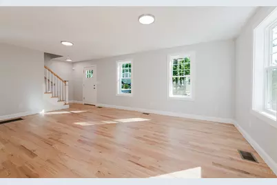 22 Morrison St, Wareham, MA 02538 - Photo 5