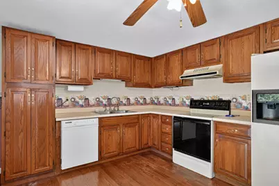68 School St, Upton, MA 01568 - Photo 9