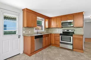 194 Weston St, Waltham, MA 02453 - Photo 5