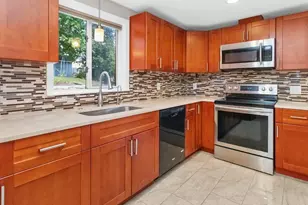 81 Wetherbee Rd, Waltham, MA 02453 - Photo 3