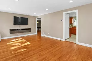 81 Wetherbee Rd, Waltham, MA 02453 - Photo 11