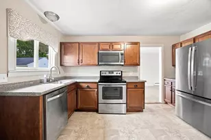 12 Park Ave, Holyoke, MA 01040 - Photo 13
