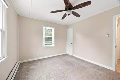 12 Park Ave, Holyoke, MA 01040 - Photo 11