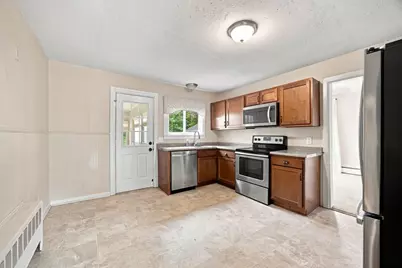 12 Park Ave, Holyoke, MA 01040 - Photo 15