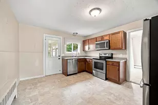 12 Park Ave, Holyoke, MA 01040 - Photo 15