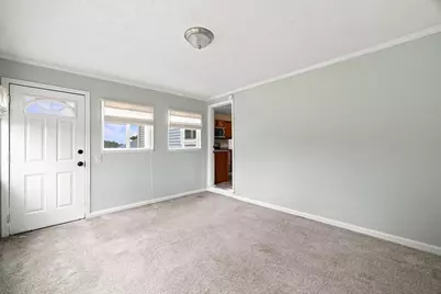 12 Park Ave, Holyoke, MA 01040 - Photo 17