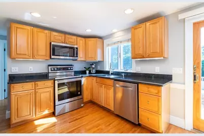 30 Colonial Avenue, Waltham, MA 02453 - Photo 7