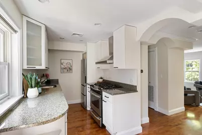 7 Ringgold St #2, Boston, MA 02118 - Photo 5