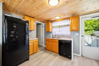 333 Nottingham St, Springfield, MA 01104 - Photo 7