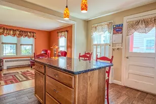 82 Smith St, Greenfield, MA 01301 - Photo 9