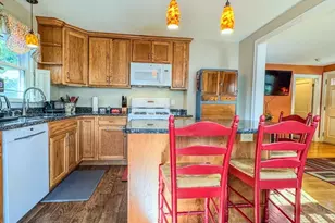 82 Smith St, Greenfield, MA 01301 - Photo 5