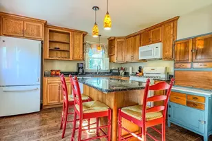 82 Smith St, Greenfield, MA 01301 - Photo 7