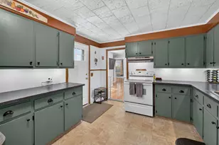 17 Pearl St, Middleborough, MA 02346 - Photo 13
