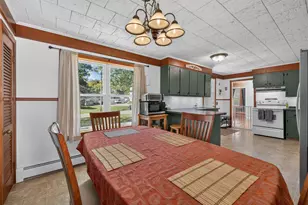 17 Pearl St, Middleborough, MA 02346 - Photo 17
