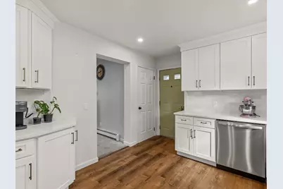 6 Buttonwood Ln, Acushnet, MA 02743 - Photo 7