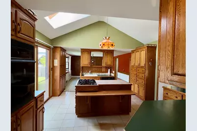 158 Vermont Ave, Somerset, MA 02726 - Photo 9
