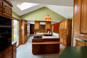 158 Vermont Ave, Somerset, MA 02726 - Photo 9