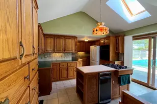 158 Vermont Ave, Somerset, MA 02726 - Photo 7