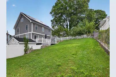 17 Montgomery St, Fall River, MA 02720 - Photo 5
