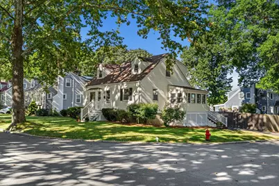 27 Sycamore Road, Melrose, MA 02176 - Photo 3