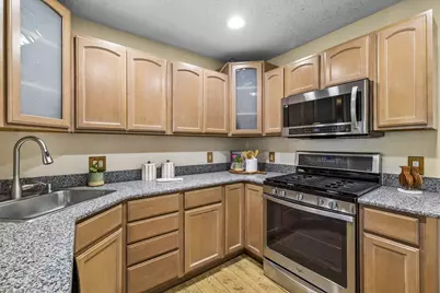 21 Treetop Ct #21, Burlington, MA 01803 - Photo 7