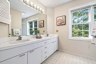 18 Knollwood Ct, Burlington, MA 01803 - Photo 13