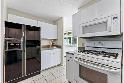 18 Knollwood Court #18, Burlington, MA 01803 - Photo 9