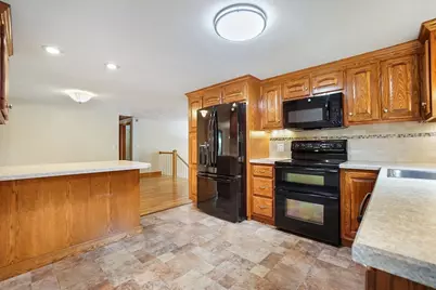 7 Stoney Brook Ln, Milford, MA 01757 - Photo 9