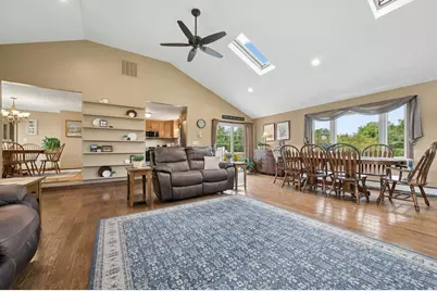 196 Eight Lots Rd, Sutton, MA 01590 - Photo 9