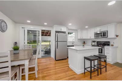 13 Cedar St, Chelmsford, MA 01863 - Photo 5