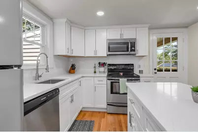 13 Cedar St, Chelmsford, MA 01863 - Photo 7