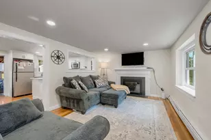 13 Cedar St, Chelmsford, MA 01863 - Photo 3