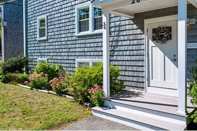 20 Beacon Ave #3, Newburyport, MA 01950 - Photo 3