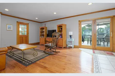 34 Fernwood Ave, Haverhill, MA 01835 - Photo 9