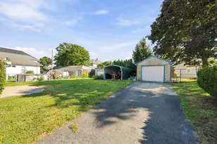 240 Irvington, New Bedford, MA 02745 - Photo 5