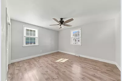 240 Irvington, New Bedford, MA 02745 - Photo 11