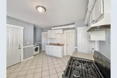 49-1/2 Ellsworth St, Worcester, MA 01610 - Photo 5