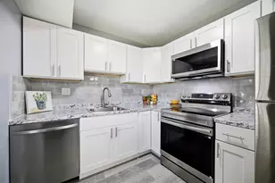 25 Nassau Dr, Springfield, MA 01129 - Photo 1