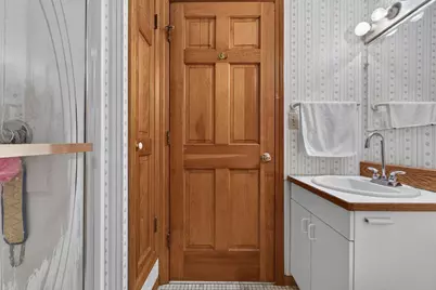 8 Lyndale Rd, Worcester, MA 01606 - Photo 17