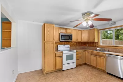 21 Surrey Ln #21, Bourne, MA 02532 - Photo 9