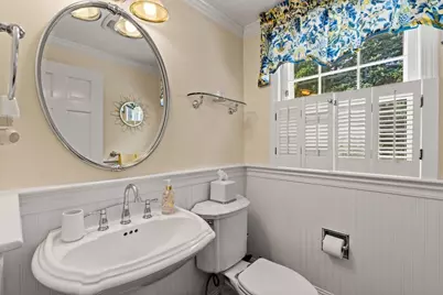 9 Eisenhower Circle, Wellesley, MA 02482 - Photo 11