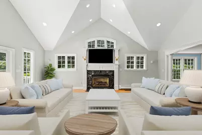 9 Eisenhower Circle, Wellesley, MA 02482 - Photo 5