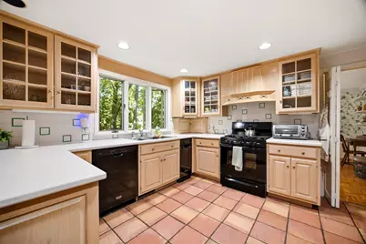 64 Cambridge Cir, Longmeadow, MA 01106 - Photo 5