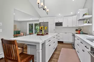 18 Coolidge Cir, Northborough, MA 01532 - Photo 5