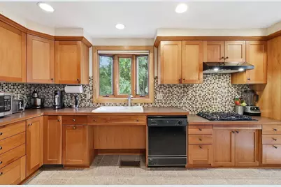 98 Meadowlark Dr, Longmeadow, MA 01106 - Photo 9