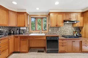 98 Meadowlark Dr, Longmeadow, MA 01106 - Photo 9