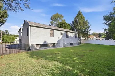 98 Meadowlark Dr, Longmeadow, MA 01106 - Photo 5